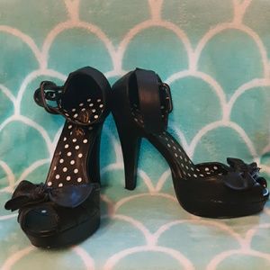 Black open toed retro women's heels